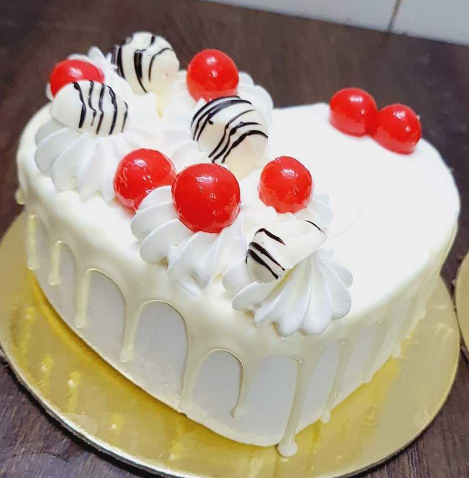 Premium RED N White Velvet Cake